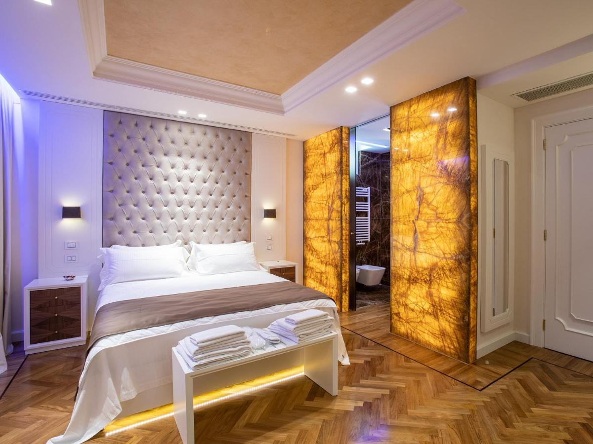Luxury Carra - *