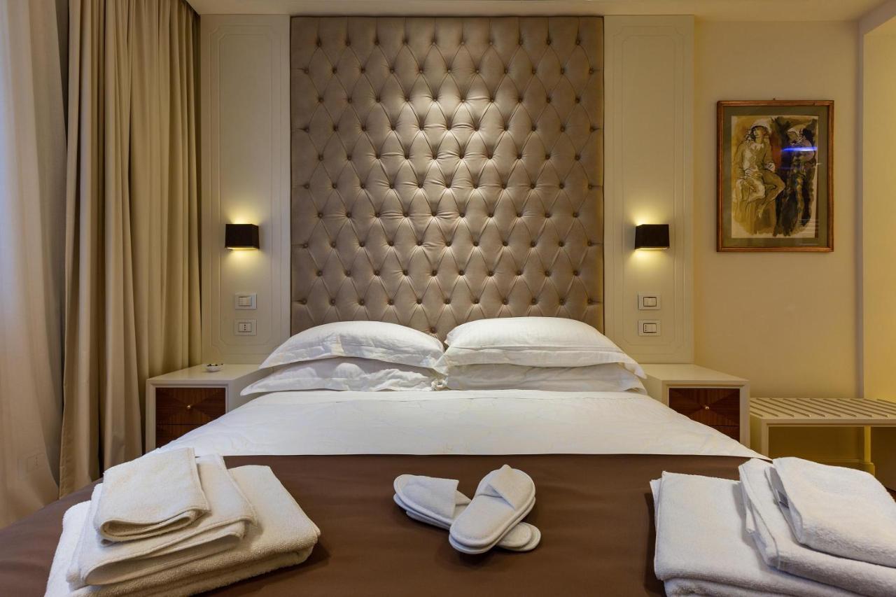Luxury Carra - *